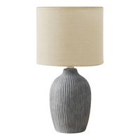 Monarch Specialties - Luminaire - 18 po H Lampe De Table - Céramique Gris - Abat-Jour Ivoire / Crème - Contemporain - Moderne-Cette lampe de table de 18 pouces de haut est dotée d'une élégante base en céramique grise avec une finition texturée, surmontée d'un élégant abat-jour en tissu ivoire, pour un éclairage d'appoint parfait dans un salon, un bureau à domicile ou une chambre à coucher