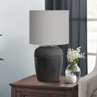 Monarch Specialties - Luminaire - 17 po H Lampe De Table - Céramique Noire - Abat-Jour Gris - Contemporain-Insérez une ampoule standard de 60W (non incluse) et profitez de la commodité d'un interrupteur à bouton rotatif facile à allumer et à éteindre, vous permettant de contrôler sans effort la lumière pour créer l'atmosphère parfaite