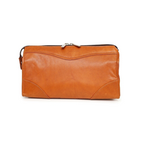 Ashlin® – Trousse de rasage DOOP de format moyen Cordasco, cuir, brun britannique-Trousse de rasage DOOP avec fermeture à glissière sur le dessus et compartiment avant à fermeture à glissière. 
Format idéal pour voyage et accessoires. Excellente conception unisexe pour hommes et pour femmes. Compartiment à fermeture à glissière sur le dessus pour un accès facile au contenu