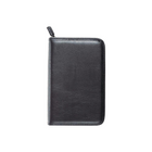 Agenda de jour non daté rechargeable en vinyle Fresno Day-Timer - noir - portable - 3 3/4 po x 6 3/4 po - bilingue-Le revêtement en vinyle similicuir durable et résistant aux éraflures et aux taches avec un aspect de grain écrasé noir tiendra sa place dans n'importe quelle salle de réunion