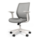 Staples - Fauteuil fonctionnel Essentials, tissu et dossier en maille, gris-Accoudoirs fixes offrant un confort accru