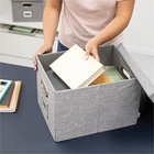 Boîte de rangement pliable en tissu Bankers Box avec un couvercle - boîte à dossiers suspendus grise avec poignée - lettre/légal-Construction à double extrémité, simple côté, double fond pour un empilage modéré ou pour une utilisation avec des étagères