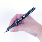 Pentel - EnerGel Motif de Graffiti Rétractable Stylo à Encre Gel - (0,7mm) Pointe en Métal - Encre Noir-L’encre gel liquide sèche très vite et ne laisse aucune tache ni bavure - les gauchers en raffoleront.