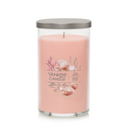 Yankee Candle - Bougie parfumée Signature, Sables roses, bougie pilier format moyen-Sables roses est l’évasion exotique sur une île rêvée