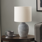 Monarch Specialties - Luminaire - 17 po H Lampe De Table - Céramique Gris - Abat-Jour Ivoire / Crème - Contemporain - Moderne-Idéale pour éclairer une table de nuit, une console, une table d'appoint ou une table latérale, cette lampe élégante est dotée d'un abat-jour en tissu ivoire doux qui diffuse magnifiquement la lumière, créant ainsi une ambiance chaleureuse et accueillante