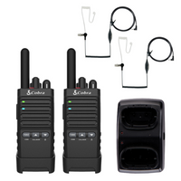 Cobra - PX650 Radio bidirectionnelle professionnelle FRS avec casques de surveillance - Paquet de 2-Conception Professionnelle Et Discrète: Conçu pour une utilisation professionnelle avec un rayon d’action allant jusqu’à 300 000 pieds carrés et 25 étages