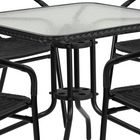 Table carrée en verre et en métal 28 po avec bordure en rotin noir et 4 chaises empilables en rotin noir (TLH-073SQ-037BK4-GG)-Pour une utilisation intérieure et extérieure