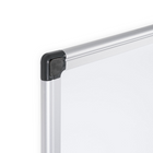 Staples - Tableau blanc magnétique en porcelaine - 36 po H x 48 po L - Cadre en aluminium-Comprend un plateau porte-marqueurs amovible à fixation par pression